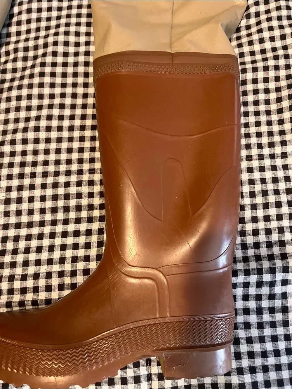 Tan/brown pvc hip waders 7M/9W